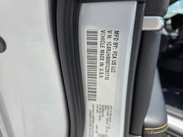 New 2026 Silver Zynith Exterior Paint Jeep 85th Anniversary Edition image 19