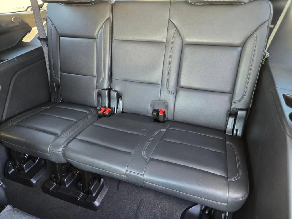 Used 2025 Lakeshore Blue Metallic Chevrolet LT image 12