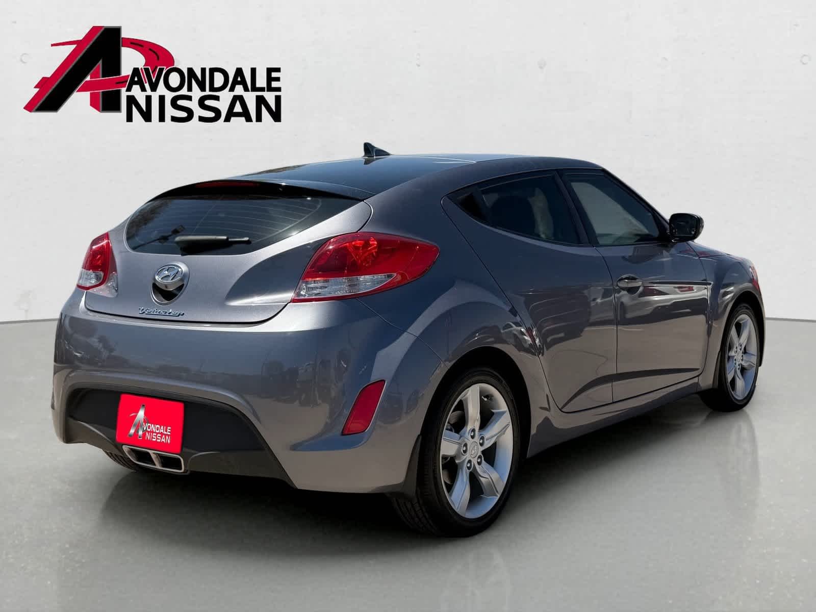 Used 2015 Triathlon Gray Metallic Hyundai  image 6