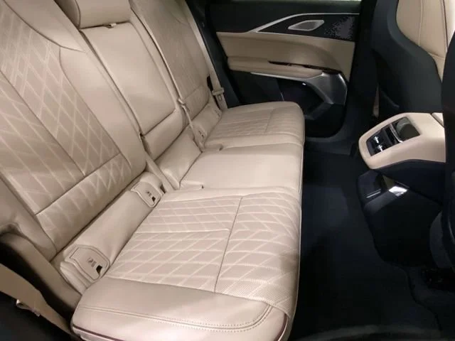 2025 Cadillac LYRIQ Luxury 3 - Photo 29