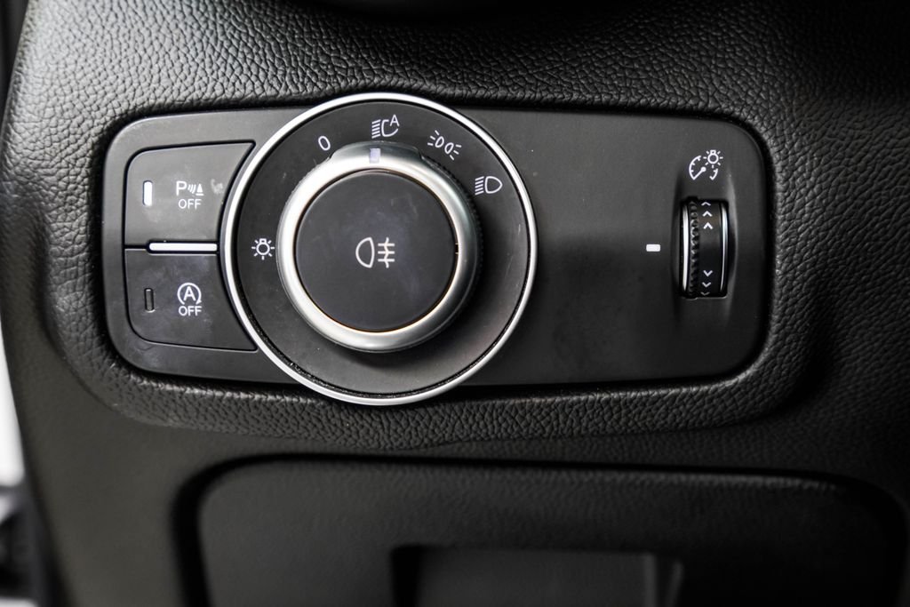 Used 2023 White Alfa Romeo Veloce image 39