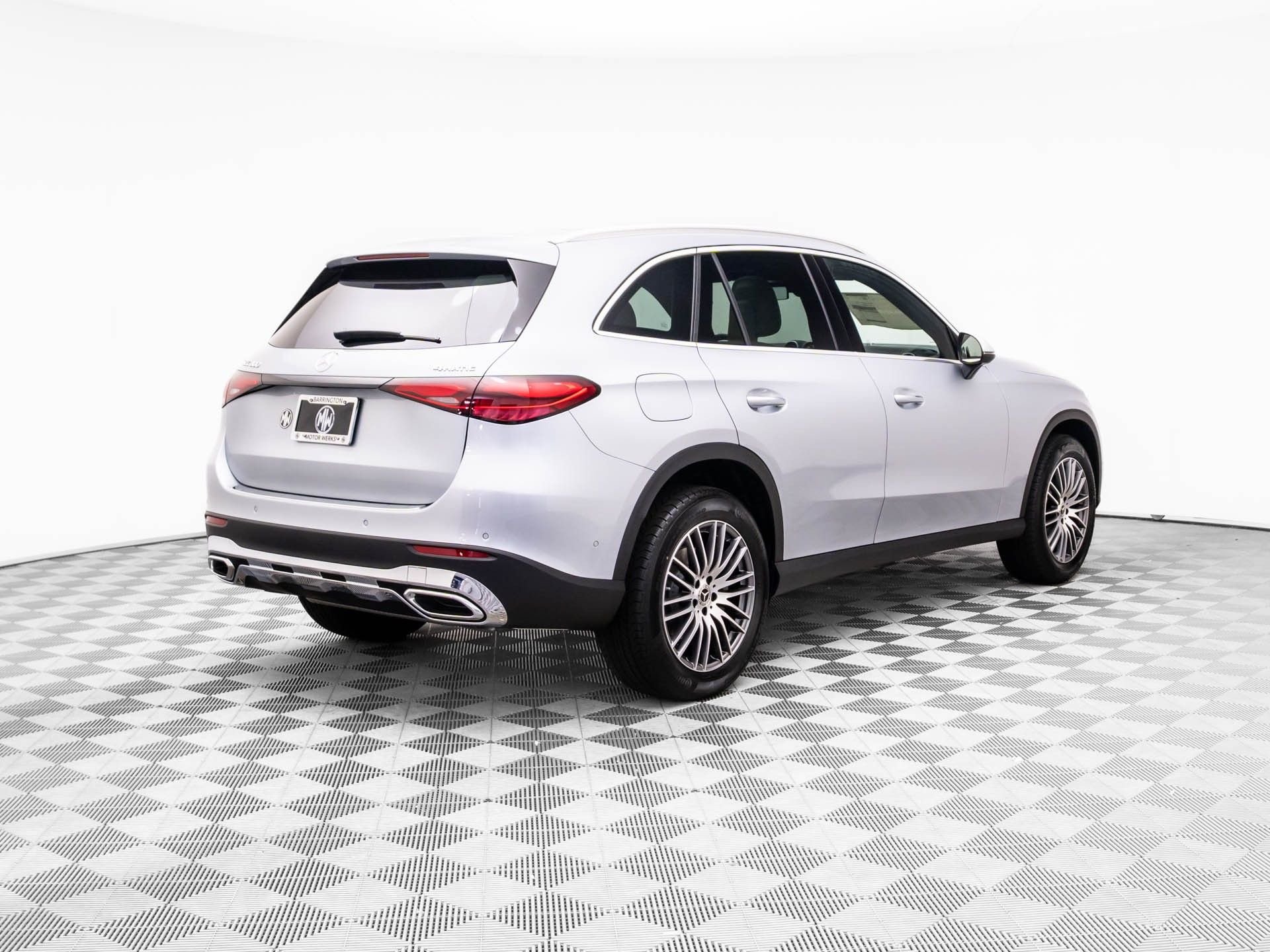 New 2026 Silver Mercedes-Benz GLC 300 image 5