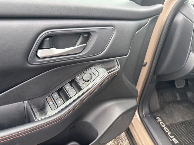 Used 2025 Beige/tan Nissan Rock Creek image 25