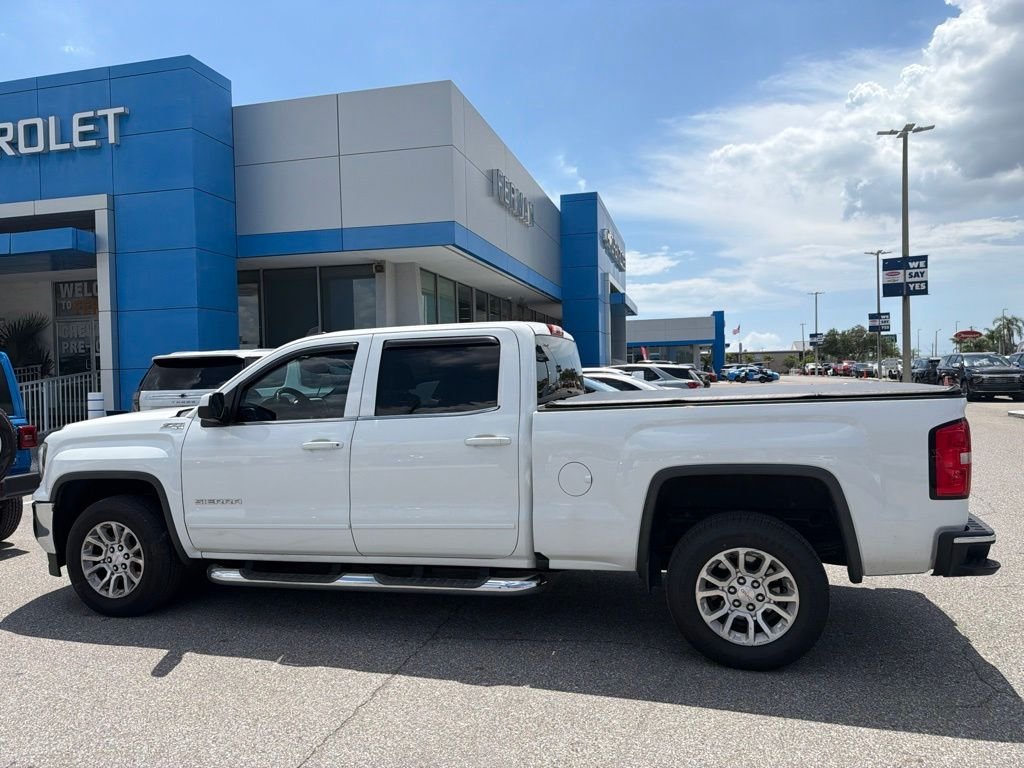 Used 2018 White GMC SLE image 7