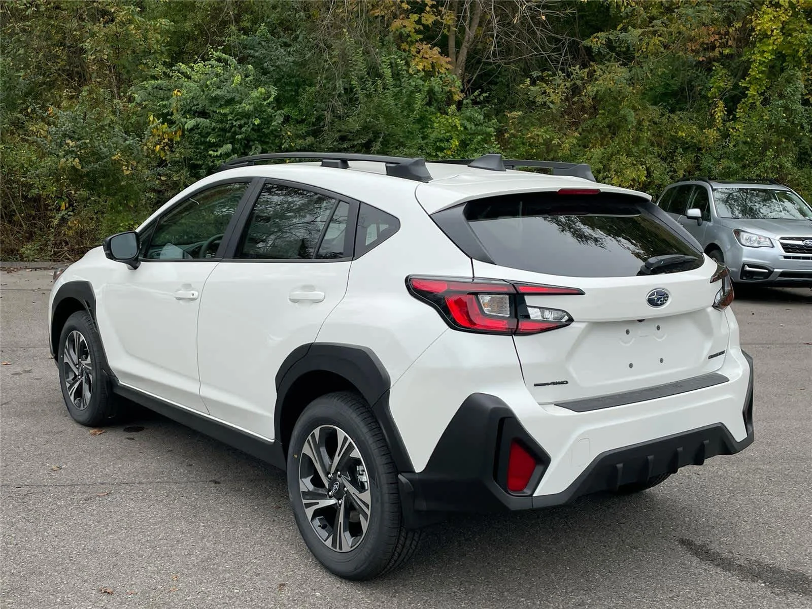 New 2027 CRYSTAL WHITE PEARL Subaru Premium image 3