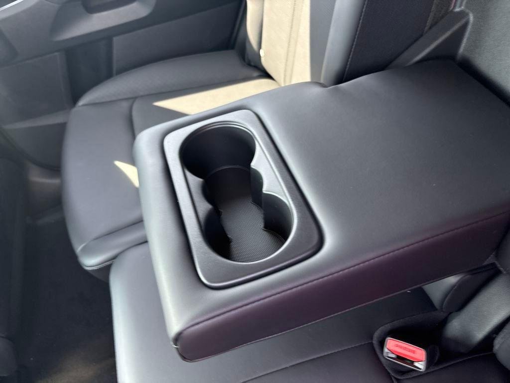2025 Kia Sorento S - Photo 29