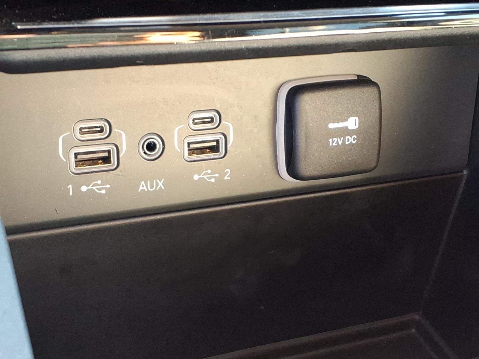 Used 2023 White/off-white Jeep Limited image 6