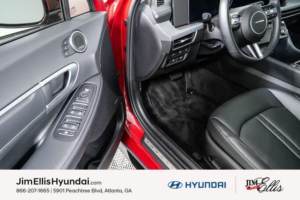 2025 Hyundai Sonata Hybrid Limited - Photo 13
