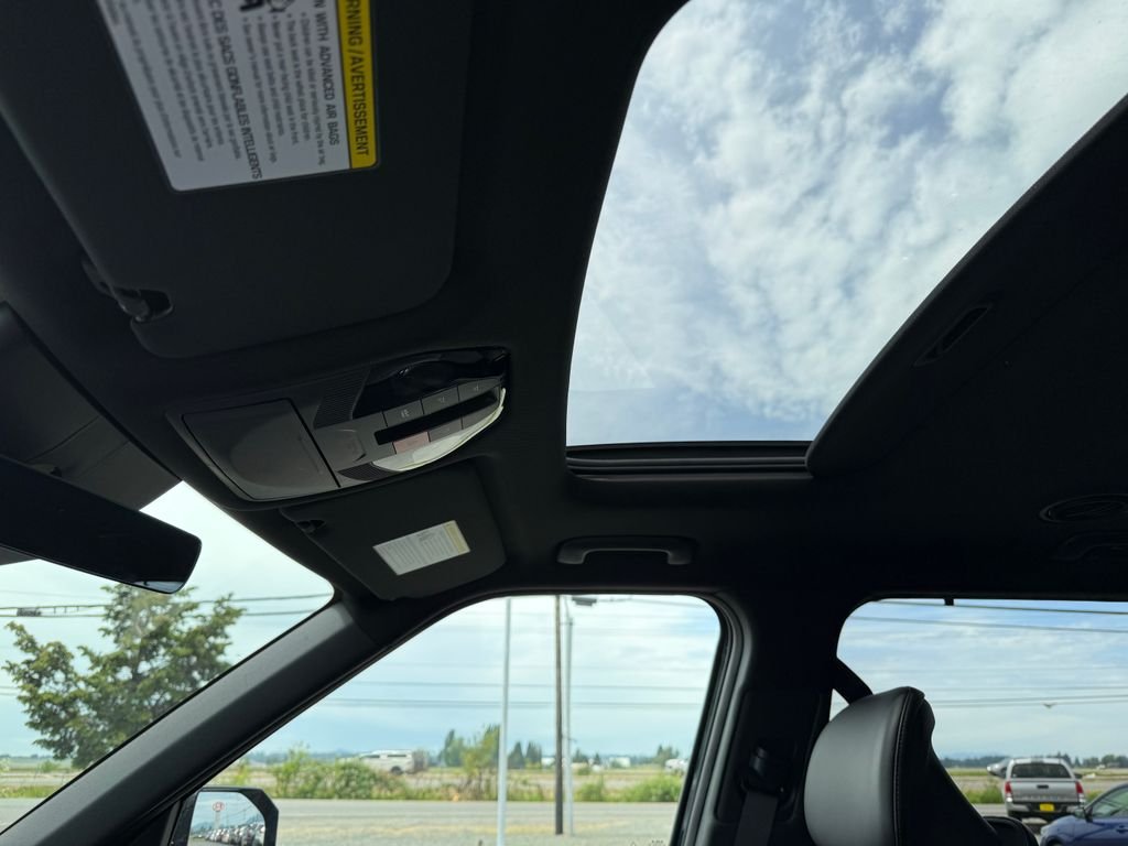 New 2027 Black Jade Green Kia X-Line EX image 17