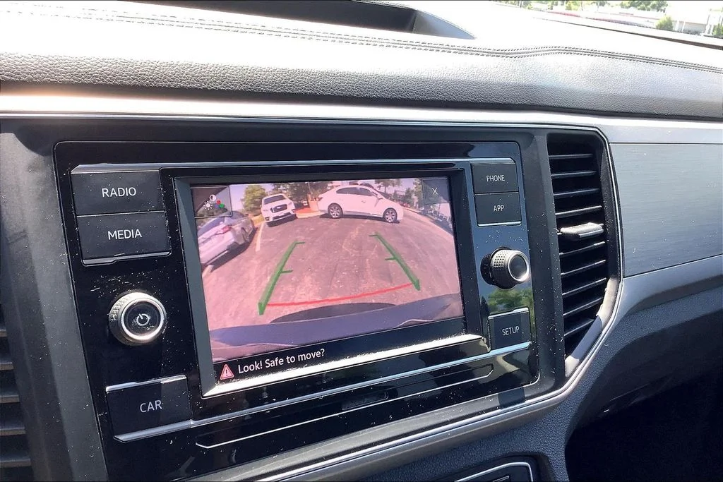 Used 2018 Gray Volkswagen S image 24