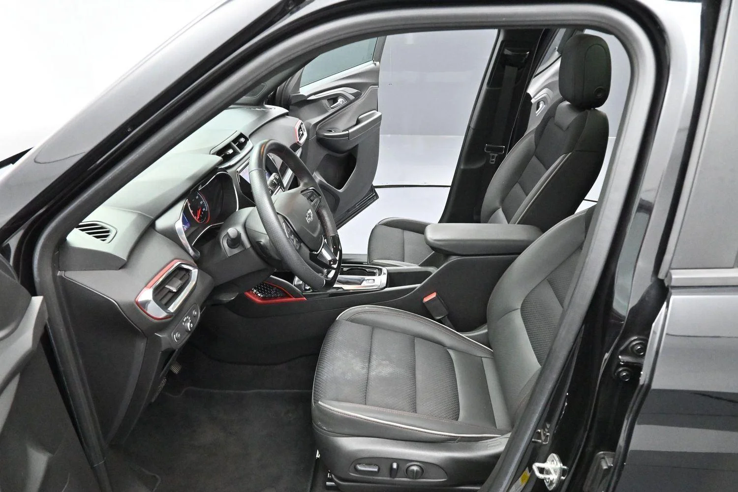 Used 2022 Mosaic Black Metallic Chevrolet RS image 12