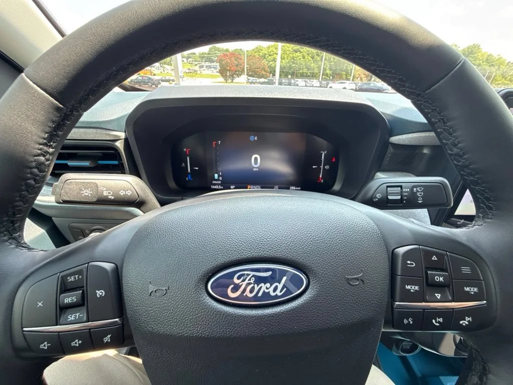 Used 2026 Ruby Red Metallic Ti Ford XLT image 15