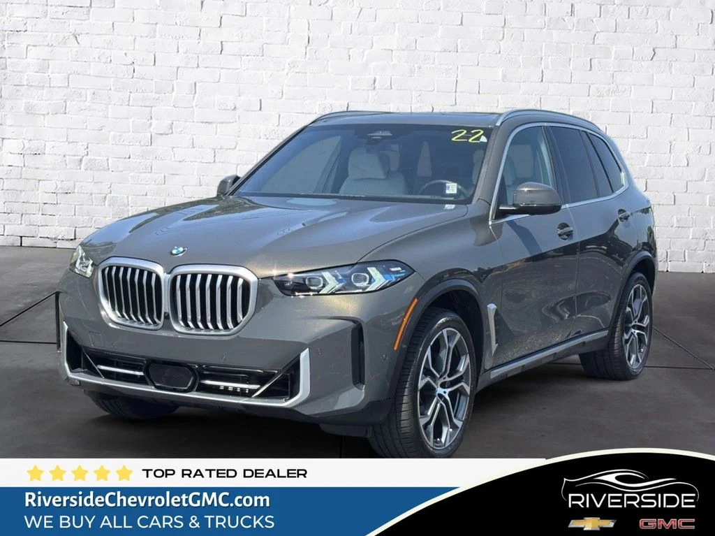 Used 2026 Gray BMW sDrive40i image 1
