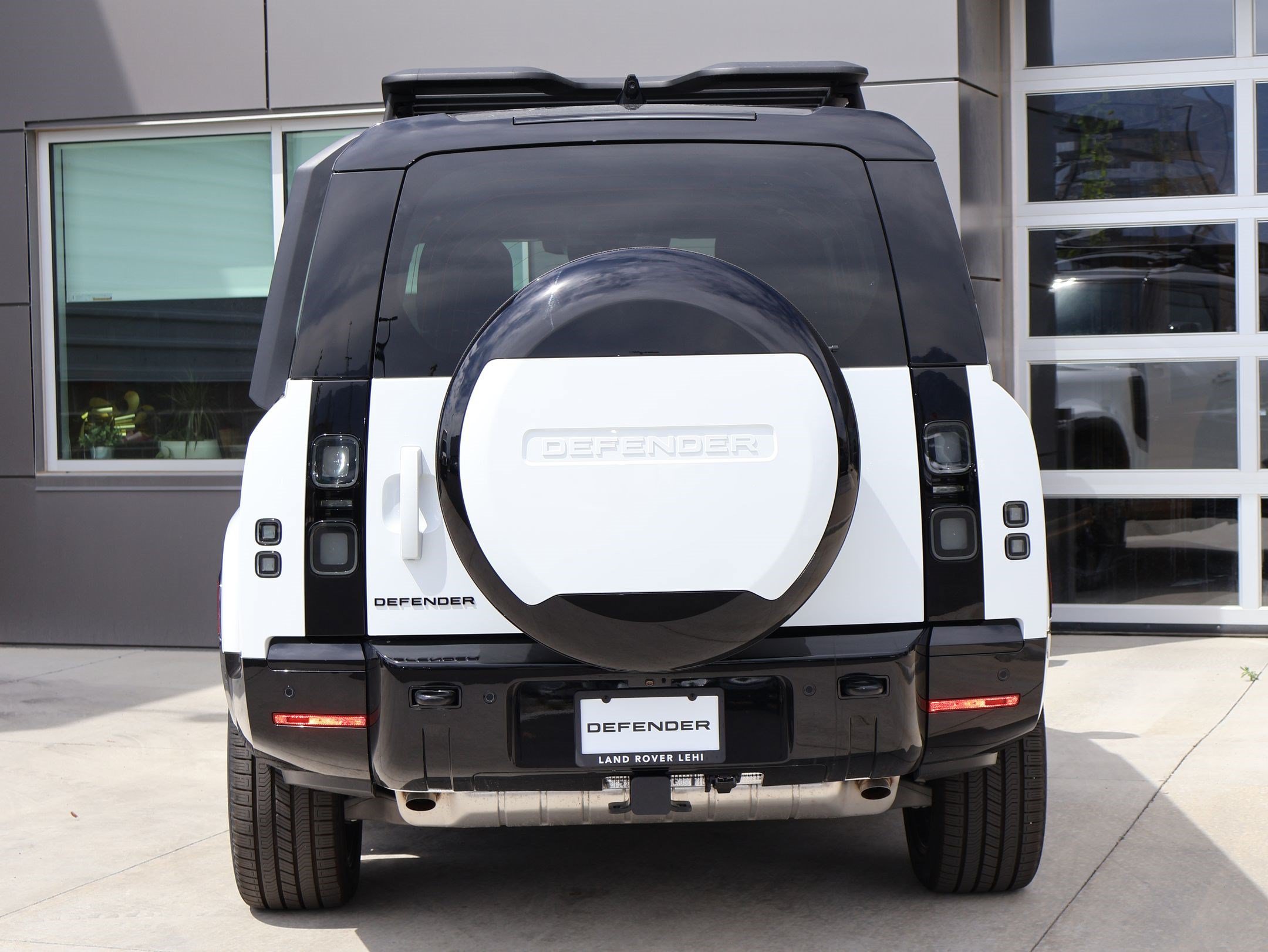 New 2026 Fuji White LAND ROVER P400 X-Dynamic SE image 7