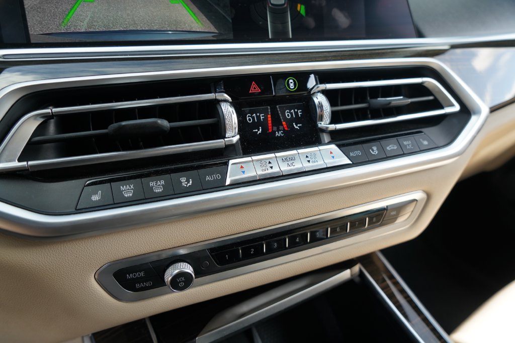 Used 2020 Dark Graphite BMW sDrive40i image 19