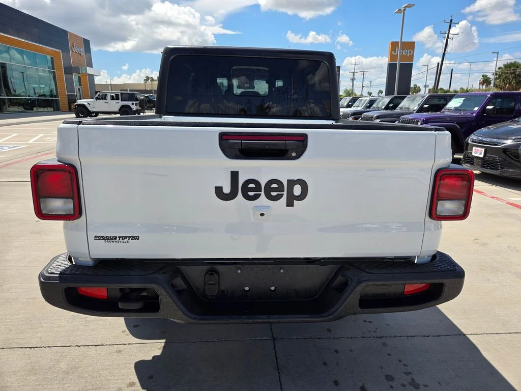Used 2025 White Jeep Sport S image 4