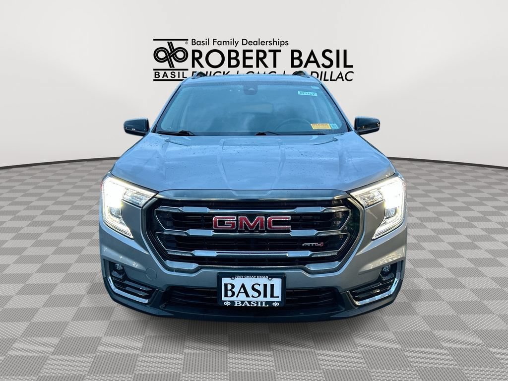 Used 2024 Sterling Metallic GMC AT4 image 3