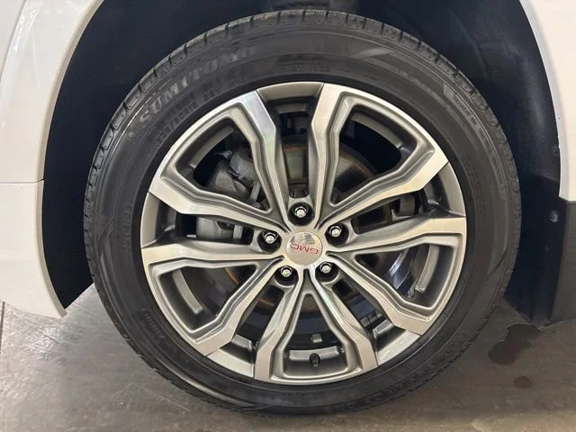 Used 2020 WHITE FROST TRICOAT GMC Denali image 7
