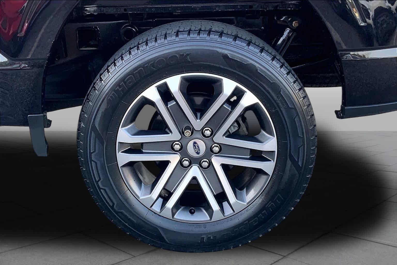 Used 2021 Agate Black Metallic Ford XL image 11