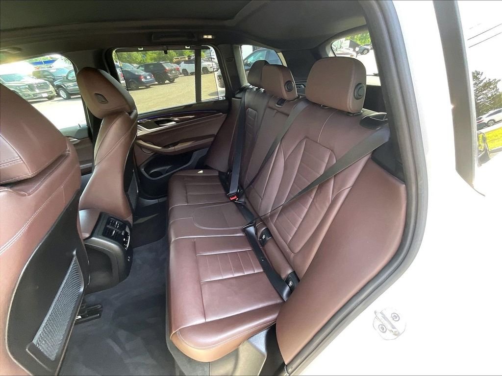 Used 2021 White BMW xDrive30i image 25
