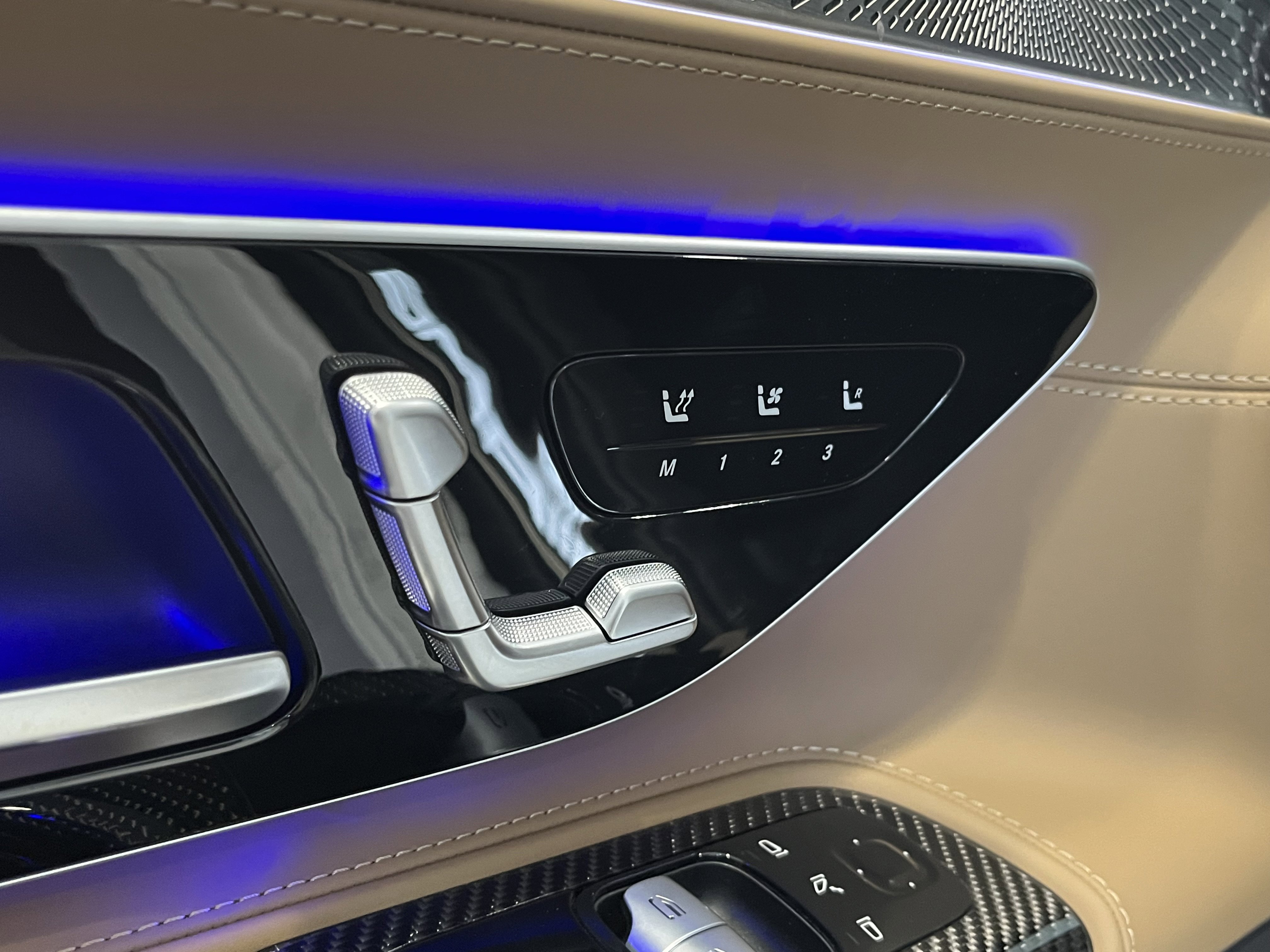 New 2026 MANUFAKTUR Moonlight White Magno Mercedes-Benz AMG® GT 55 image 12