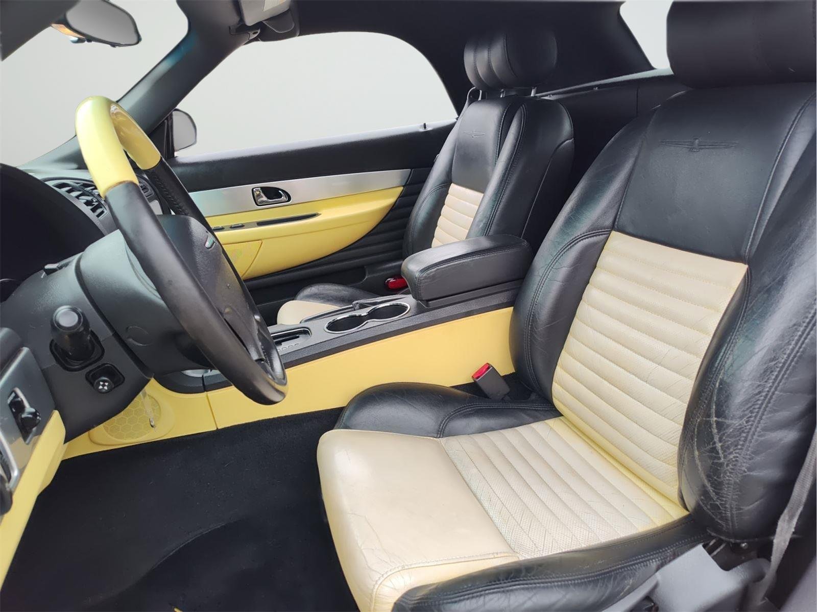 Used 2002 Inspiration Yellow Ford Deluxe image 9
