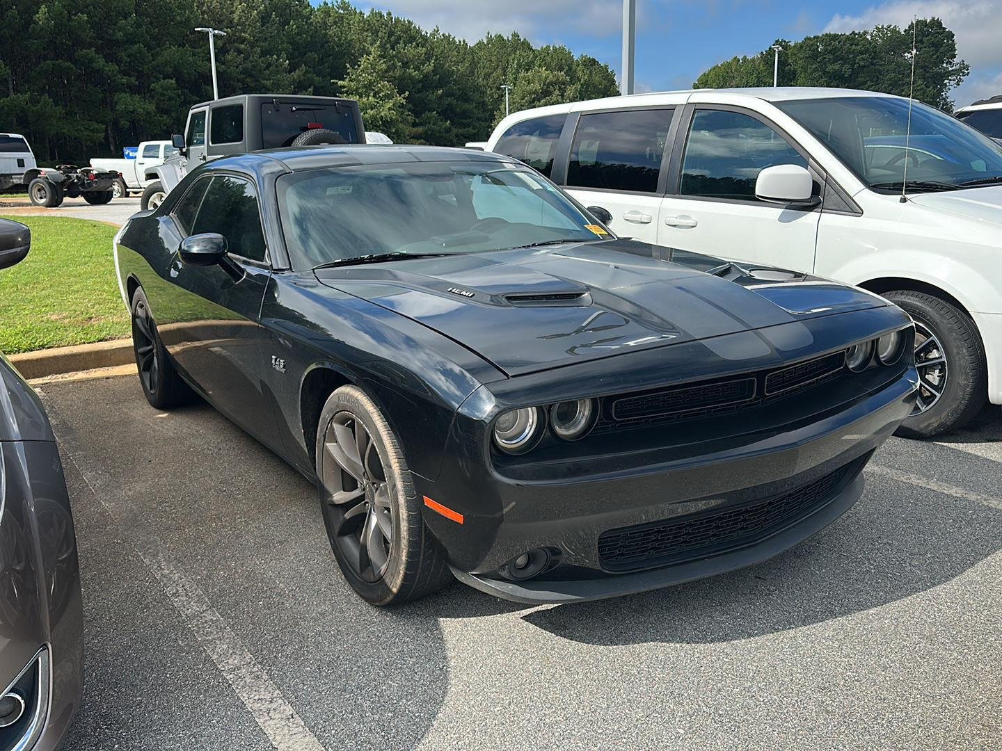 Used 2016 Pitch Black Clearcoat Dodge R/T image 1