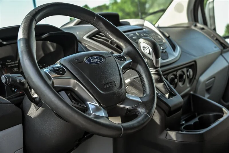 Used 2016 Oxford White Ford 150 XLT image 12