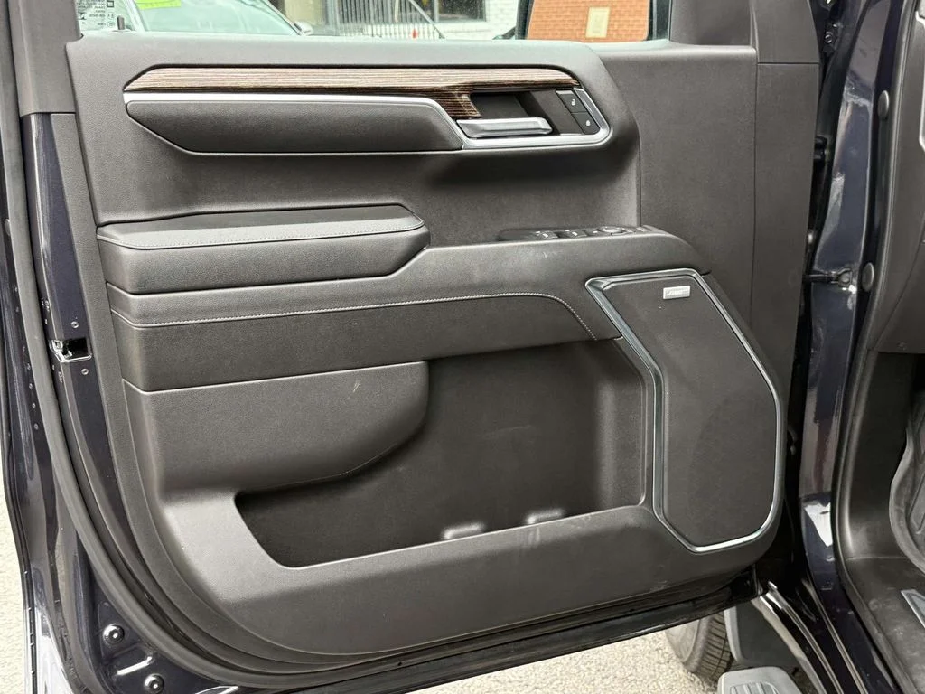 Used 2024 Silver GMC Elevation image 26