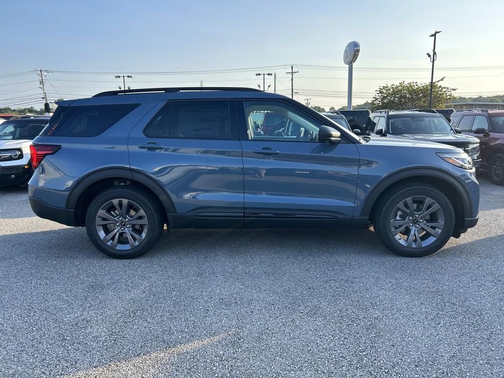 New 2026 Vapor Blue Ford Active image 3