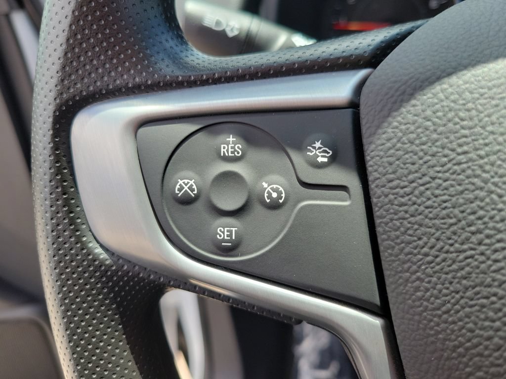 Used 2022 Summit White GMC SLE image 24