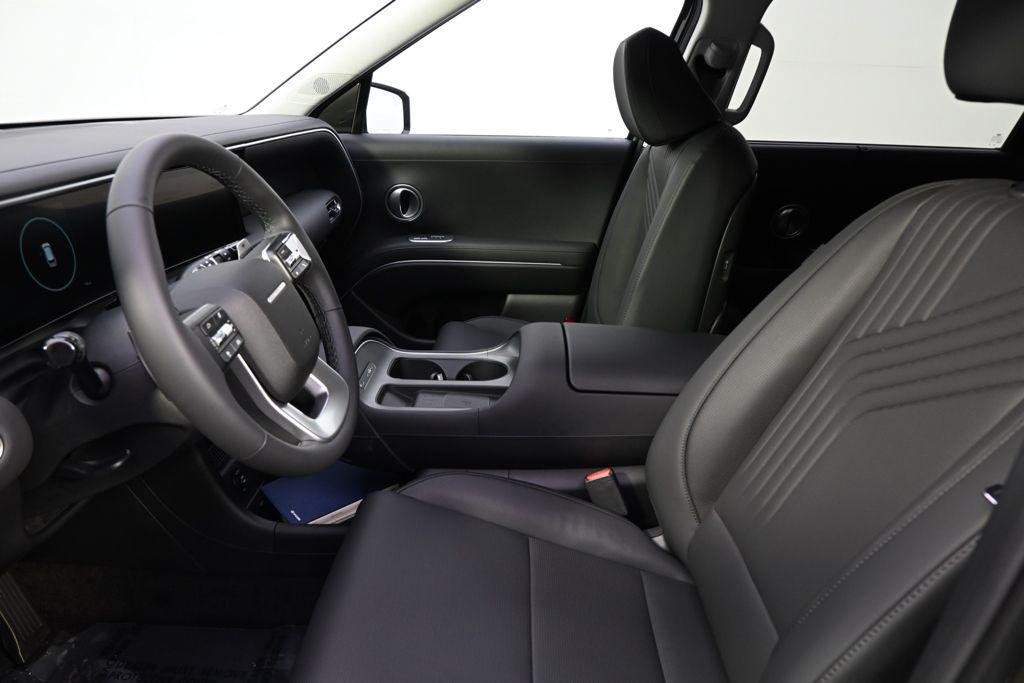 New 2026 Titainium Hyundai SEL AWD image 13