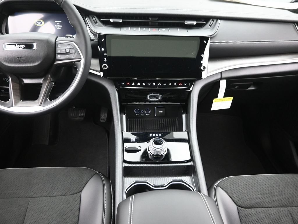 New 2026 Silver Zynith Jeep Altitude image 15