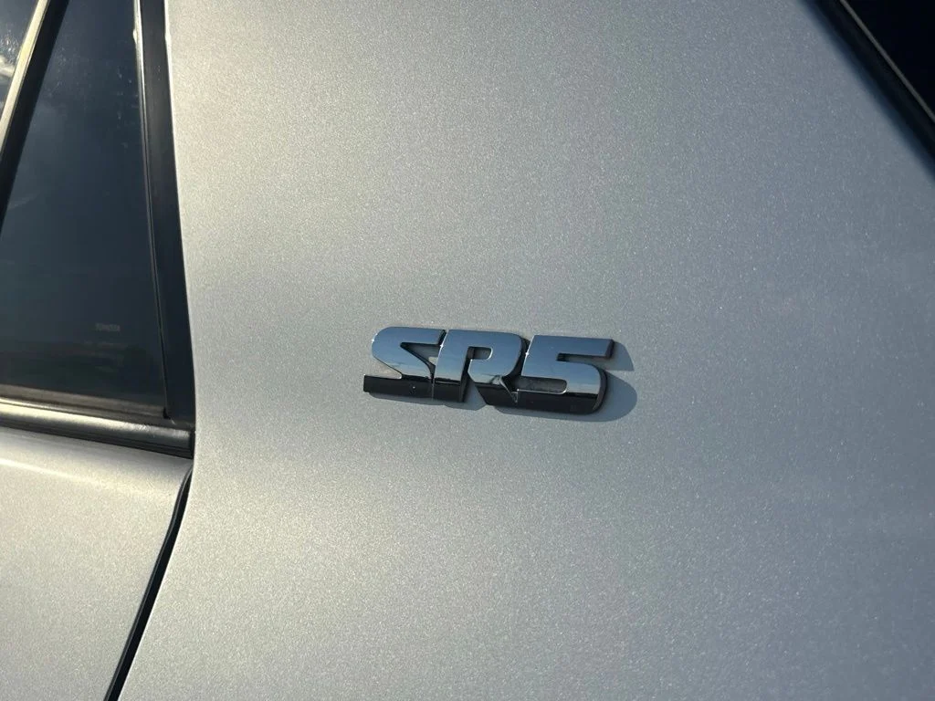 Used 2016 Silver Toyota SR5 Premium image 32
