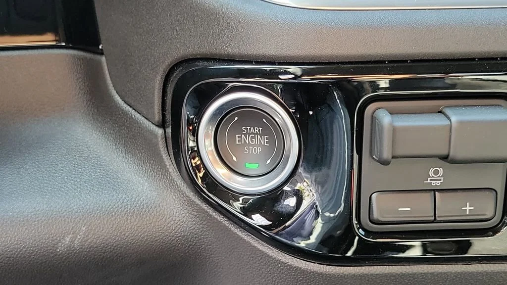 New 2026 Summit White GMC SLE image 26