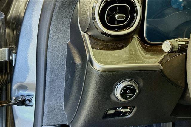 New 2026 Selenite Grey Metallic Mercedes-Benz C 300 image 40