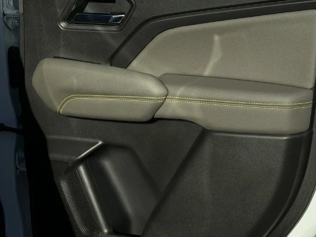 Used 2025 White Chevrolet ZR2 image 38