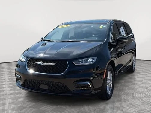 Used 2025 Black Chrysler Select image 7