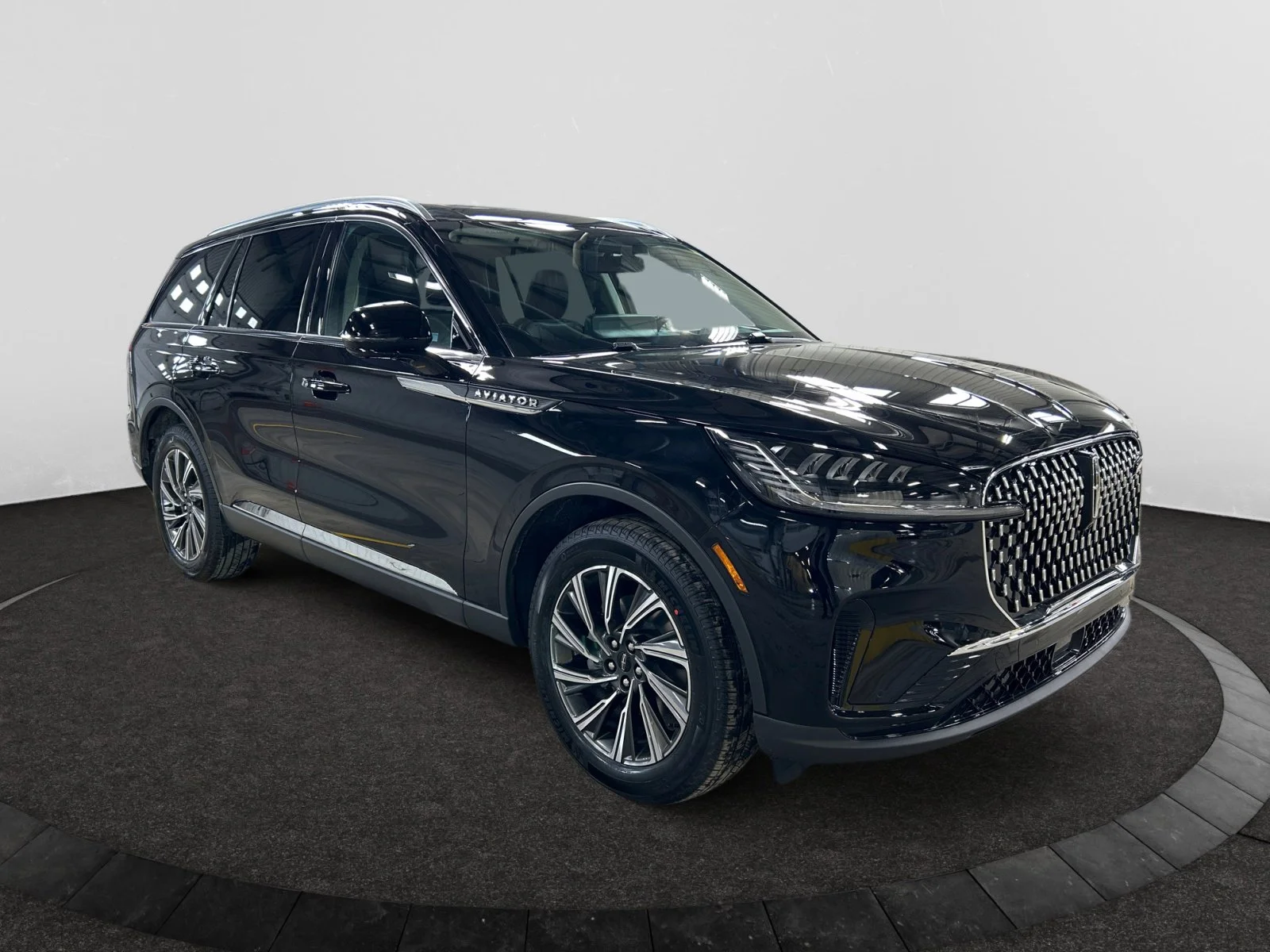 New 2026 Infinite Black Metallic Clearcoat Lincoln Premiere image 7