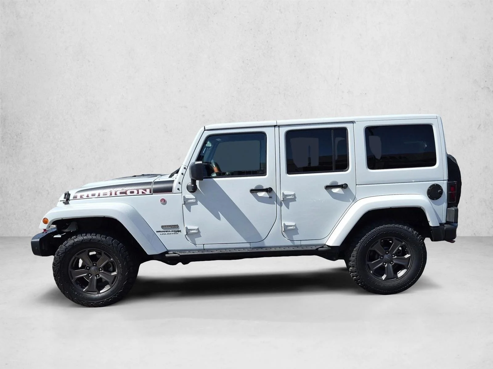 Used 2018 Bright White Clearcoat Jeep Rubicon Recon image 9