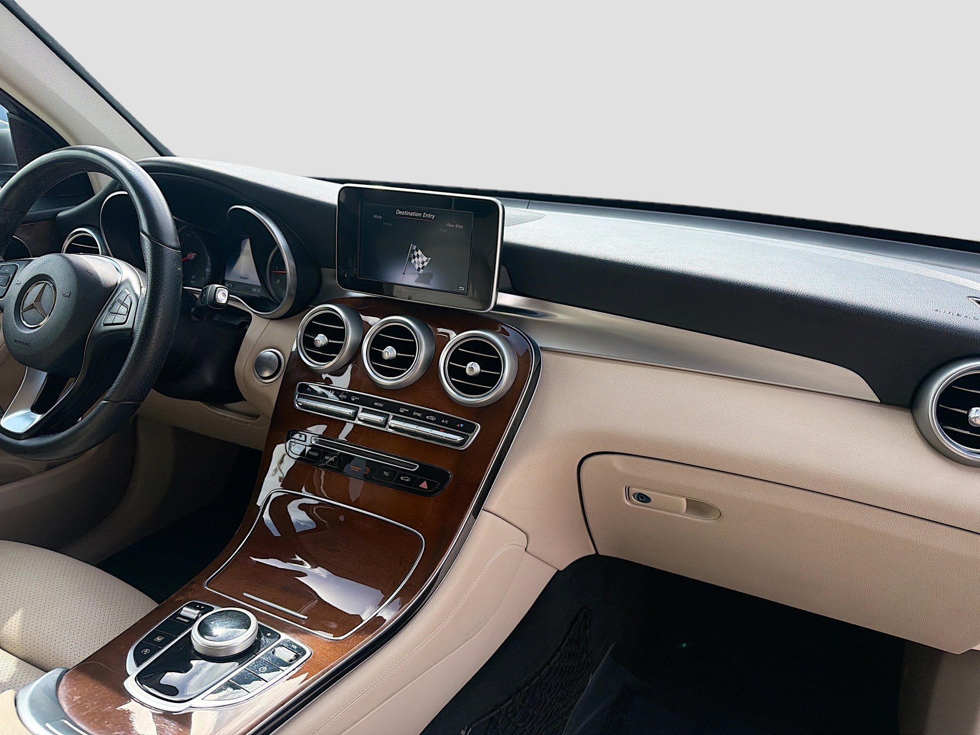 Used 2019 Selenite Gray Metallic Mercedes-Benz GLC 300 image 30