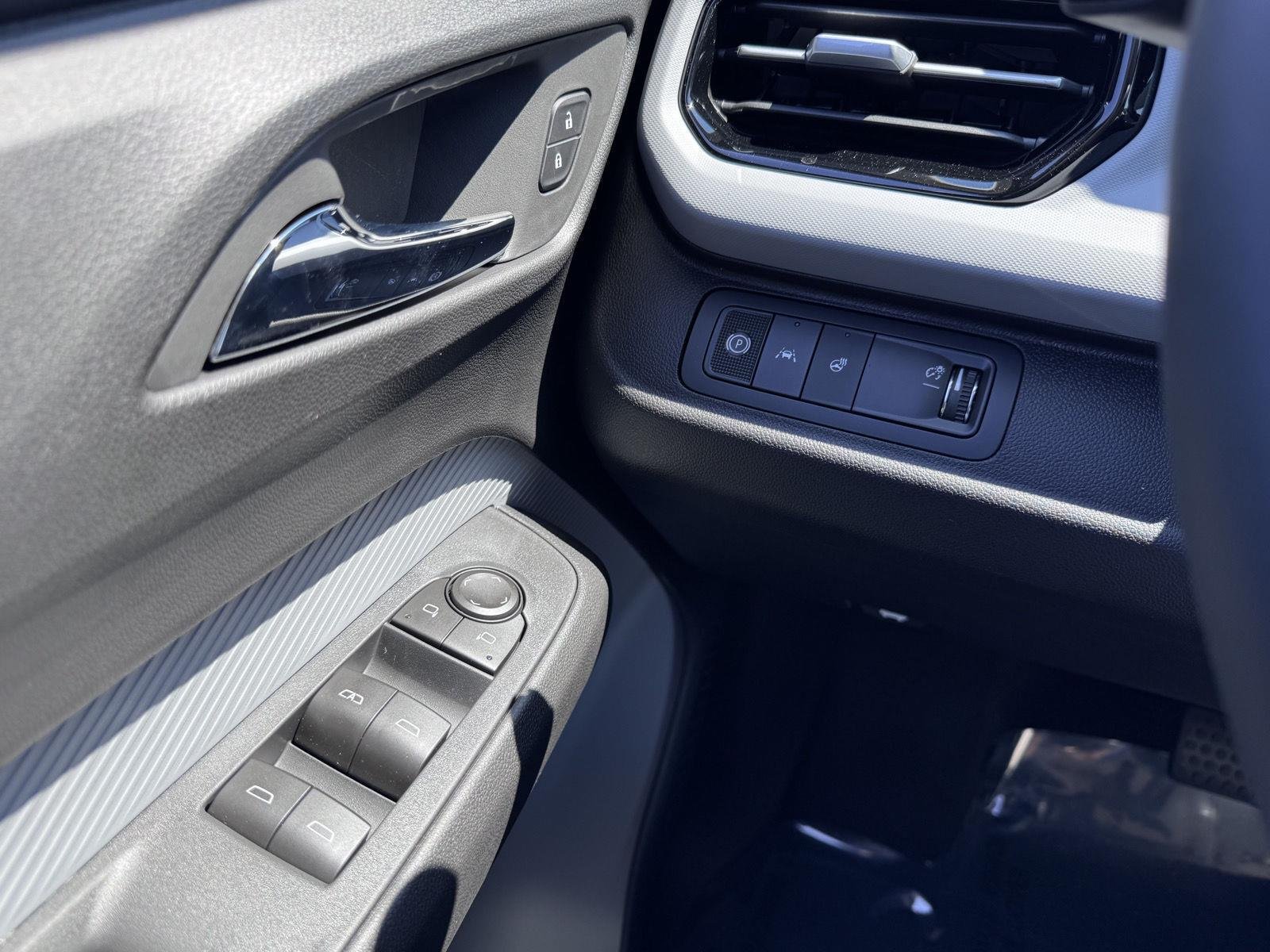2027 Chevrolet Bolt LT - Photo 11