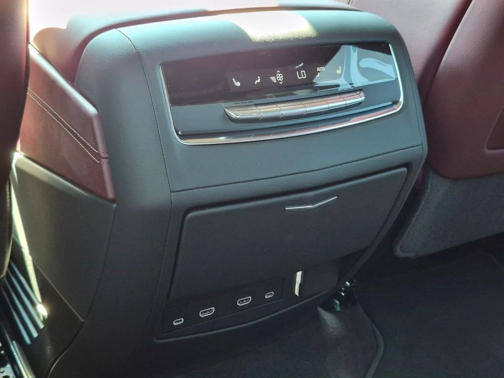2026 Cadillac Escalade Sport - Photo 44