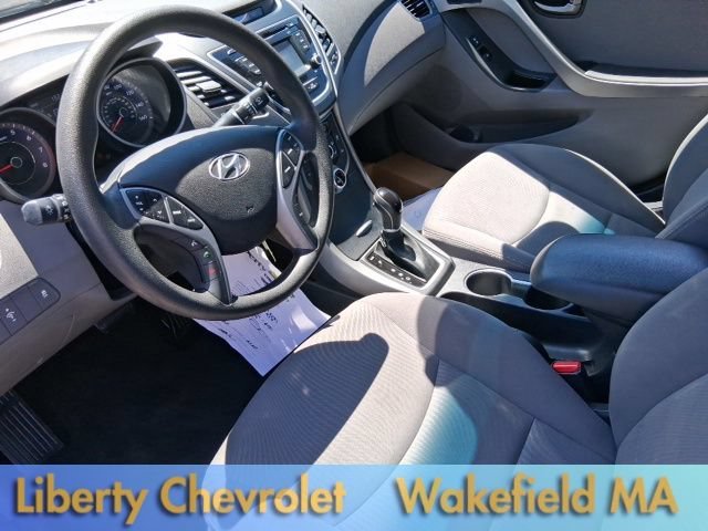 Used 2016  Hyundai SE image 18