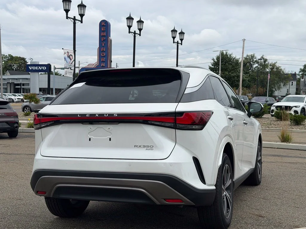 Used 2024 White Lexus 350 Premium image 5