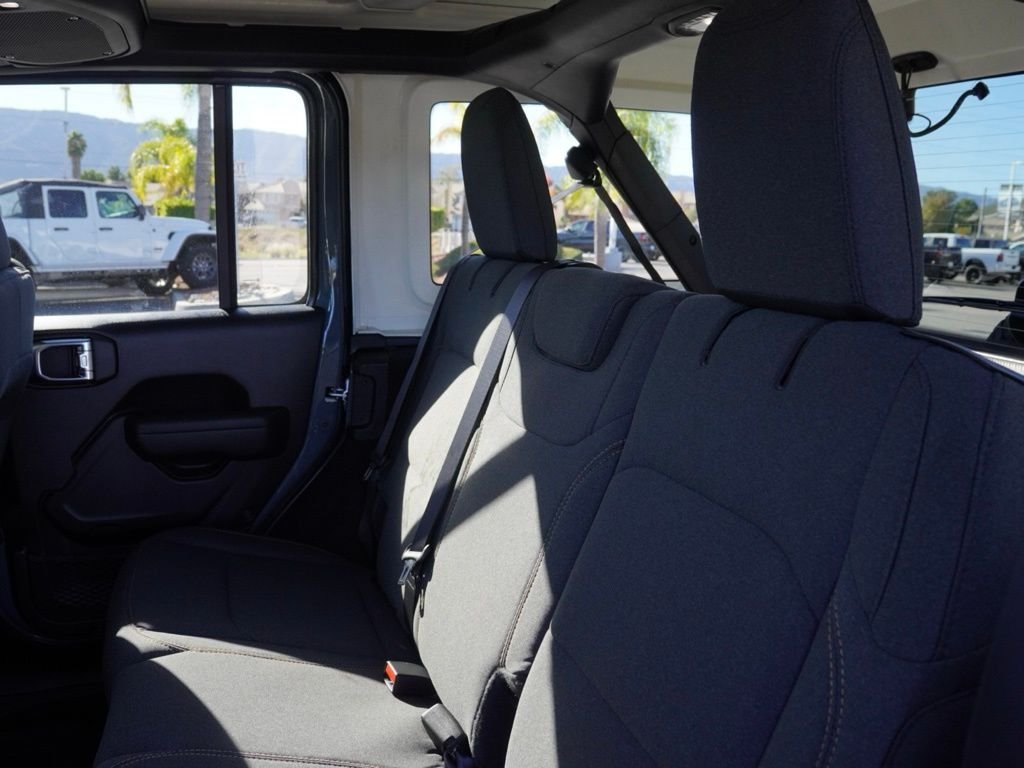 New 2026 Anvil Clear-Coat Exterior Paint Jeep Sport S image 21