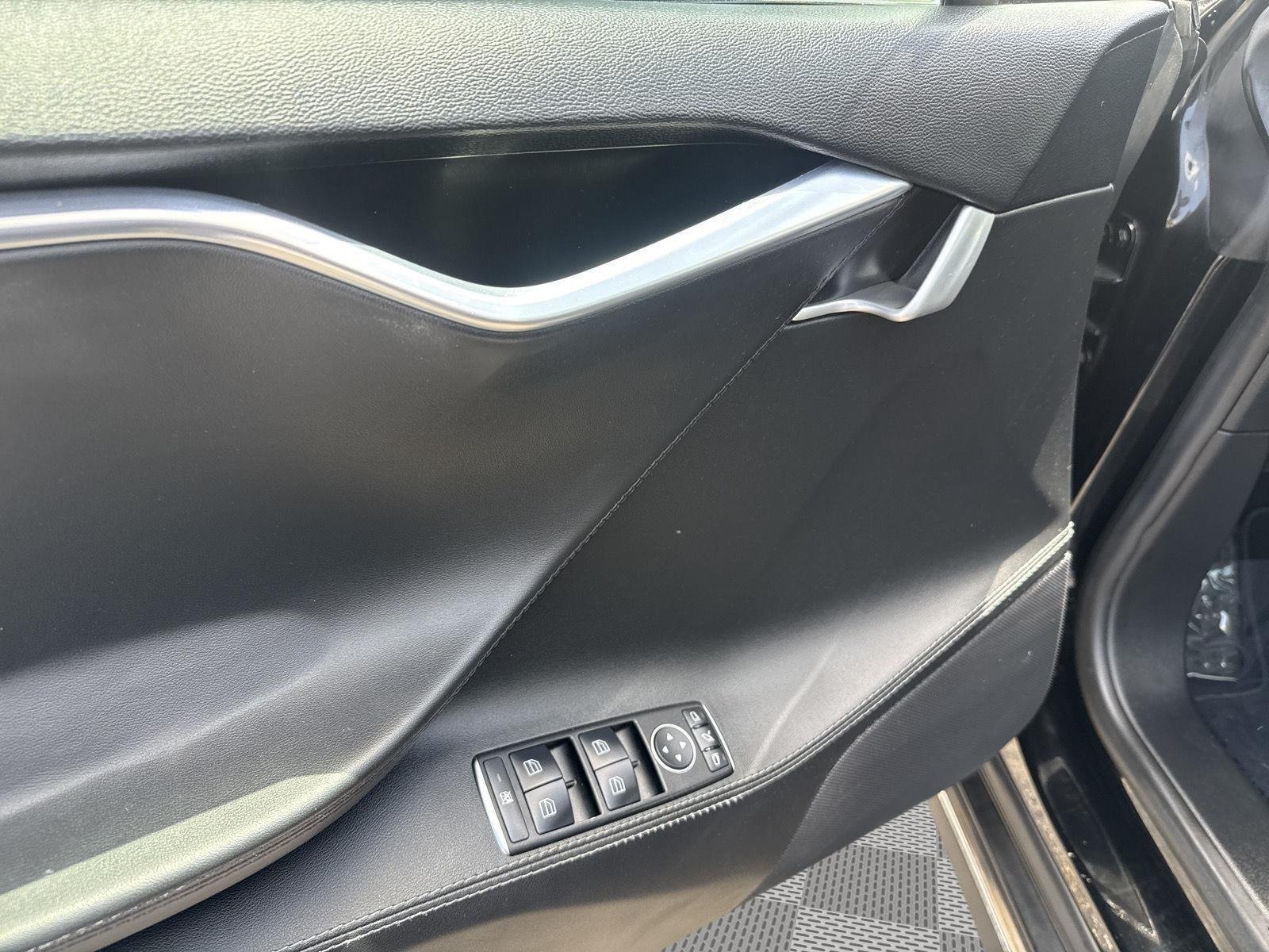 Used 2014 Black Tesla 85 image 16