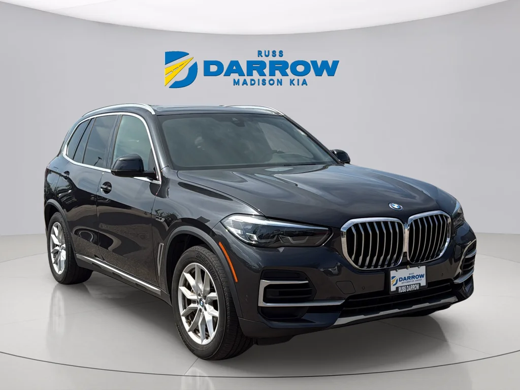 Used 2022 Dark Graphite Metallic BMW xDrive45e image 7