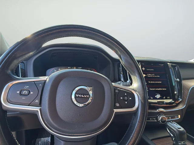 Used 2018 Blue Volvo T5 Momentum image 12