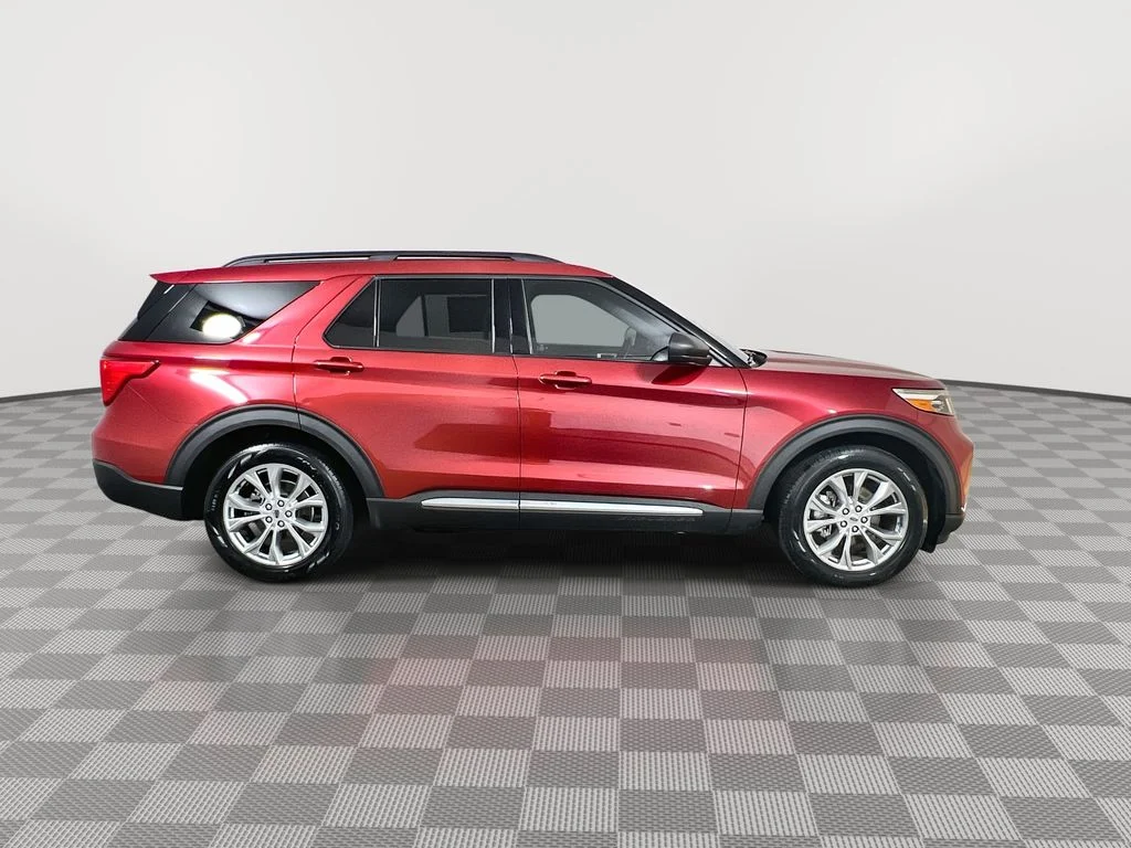 Used 2022 Red Ford XLT image 9
